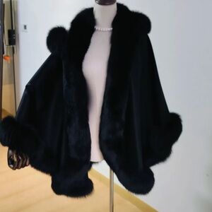 Elegant Black Fox Fur Trim cashmere Cape